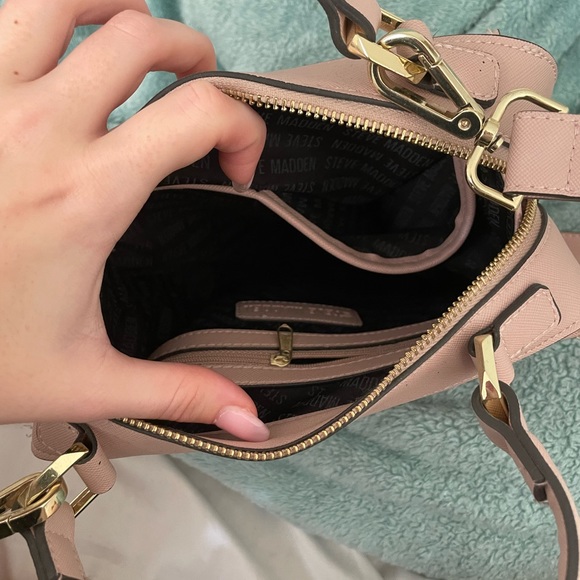 Steve Madden pink purse - Picture 3 of 3